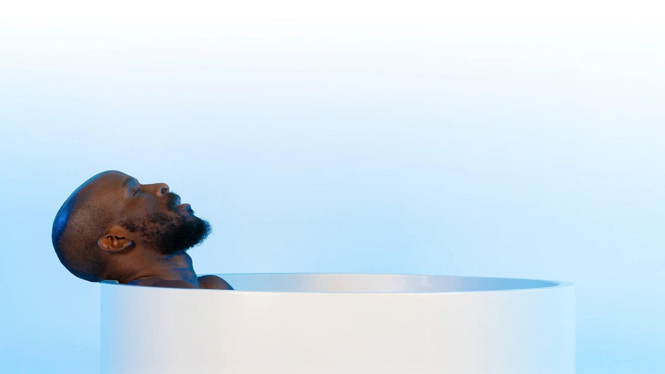 man relaxing in coldlife plunge