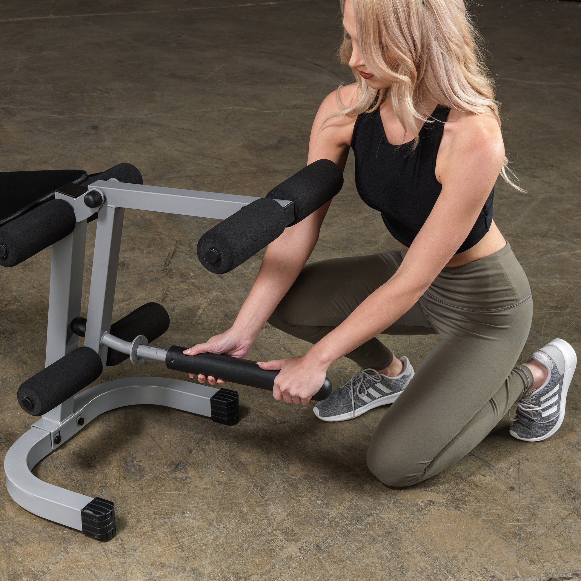 Body-Solid Powerline Leg Extension & Curl Machine